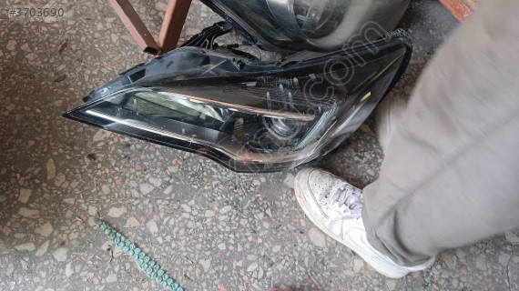 Opel Astra k köşe LED'li sol far çıkma