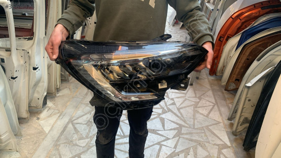 RENAULT CLIO 5 ÇIKMA SAĞ ÖN FAR ORJİNAL LED