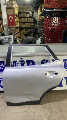 KİA STONIC SOL ARKA KAPI