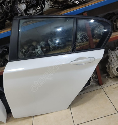 BMW F20 SOL ARKA KAPI