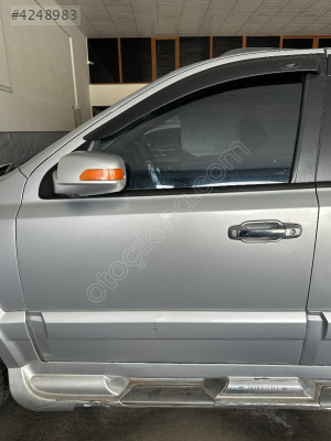 KİA SORENTO SOL ÖN KAPI ( GRİ - HATASIZ )