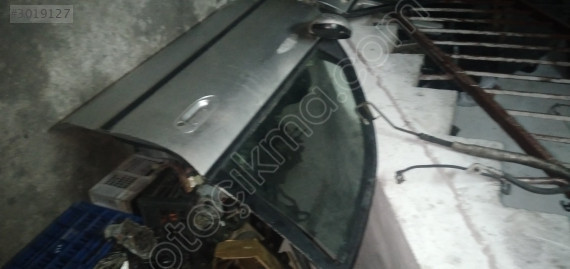 Mitsubişi karisma 1.8 sol ön kapı