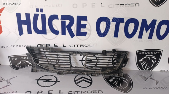 PEUGEOT 2008 ÖN TAMPON ORTA IZGARA 9826327480