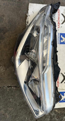 Peugeot 208 sağ ön far lambası orijinal