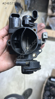 Peugeot 206 bogaz kelebeği orijinal