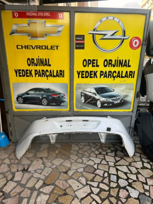 Opel astra j sedan arka tampon beyaz renk