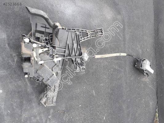 Ford focus Sol arka kapi kilidi