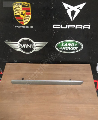 5G1858418B VW GOLF 7 GÖĞÜS ÇITASI