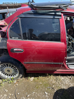 TOYOTA COROLLA SAĞ ARKA KAPI