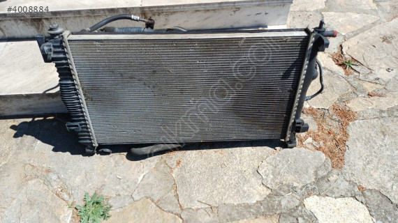 Opel Insignia a çıkma orijinal su radyatörü ve fan seti