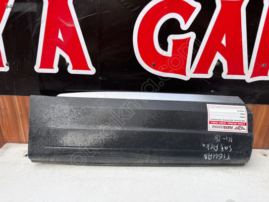 Volkswagen Tiguan sağ arka kapı çıtası kapı dodik 5na854950