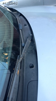 renault kangoo ön cam altı ızgarası