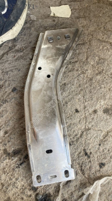 3C1858783A vw passat b6 göğüs demiri bağlantı ayağı