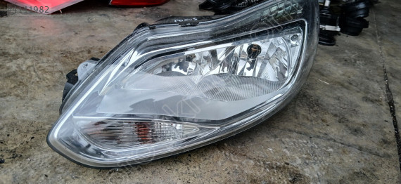 Ford Focus çıkma sol far
