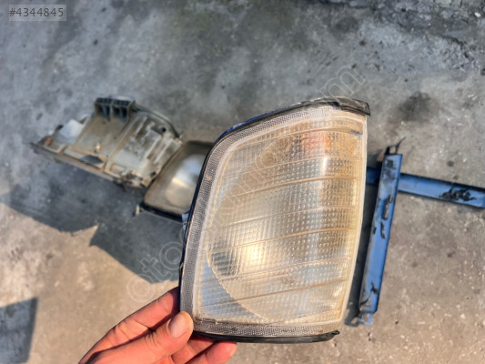 W124 MERCEDES SOL SİNYAL LAMBASI ÇIKMA ORJİNAL