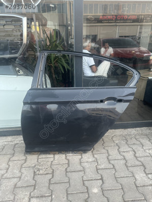 Passat b8 sol arka kapı çıkma