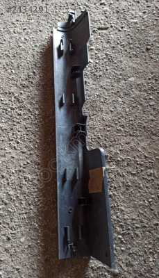 MİTSUBİSHİ COLT SAĞ ÖN İÇ KAPI BASAMAK KAPLAMA MR951652ZZ