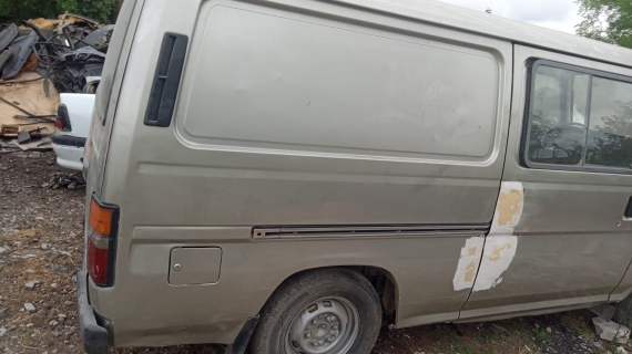 Nissan urvan sağ yan kesme yedek parça