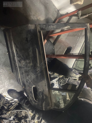 Mıtsubıshı Carisma sol arka kapı çıkma 1999