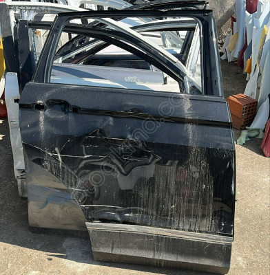 VOLKSWAGEN TİGUAN SAĞ ARKA KAPI