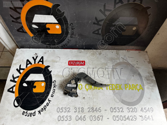 180020000R Renault Megane 4 Gaz Pedalı Kaptörlü Orjinal Çıkma