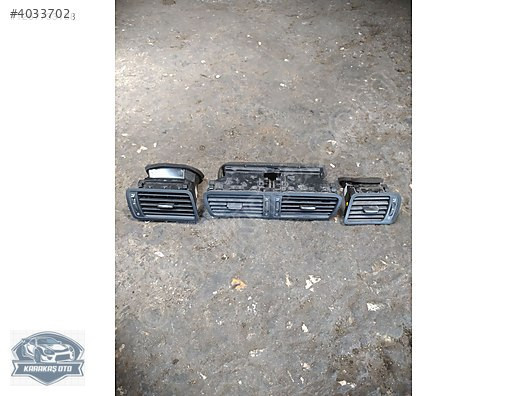 PASSAT B6 KALORİFER IZGARASI 3C1819728E