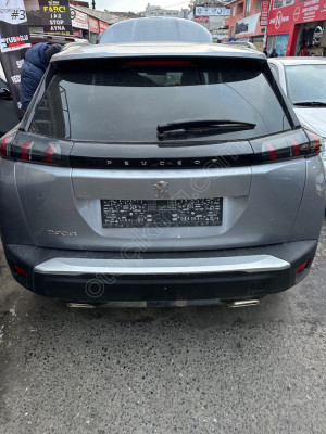 Peugeot 2008 arka bagaj kapağı elektrikli
