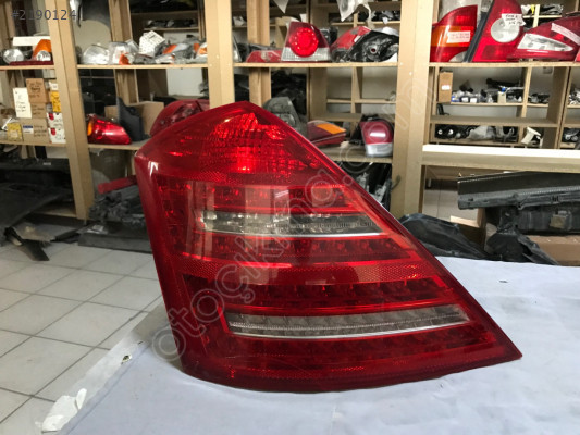 MERCEDES S350 W221 KASA ORJİNAL ÇIKMA SAĞ ARKA STOP A2218201
