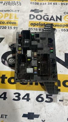 Opel Astra J Çıkma Arka Sigorta Kutusu BSi Beyni GM 13302301 QQ