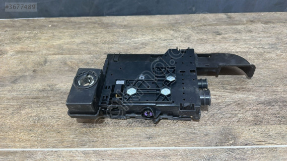 31450530 2018 VOLVO XC90 D5 AKÜ KTUP TERMİNALI