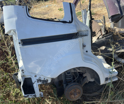 FORD COURİER SAĞ ARKA ÇAMURLUK ÜÇEL OTO ÇIKMA BURSA