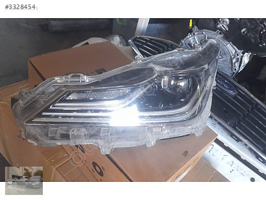 TOYOTA COROLLO SOL LEDLİ FAR ÜNALLAR OTO ÇIKMA YEDEK PARÇA