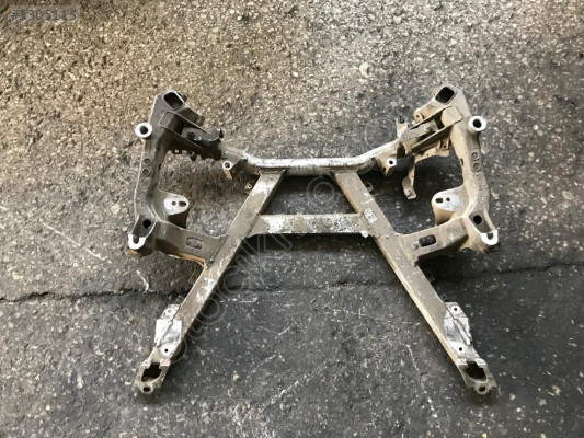 BMW E39 MOTOR TRAVERSİ ÖN TRAVERS