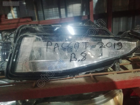 PASSAT B8 2019 SAĞ ÖN SİS FARI
