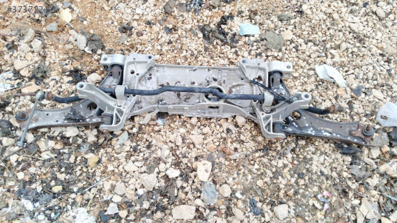 VOLKSWAGEN CADDY  MOTOR TRAVERSİ ÇIKMA ÇEVİK OTO