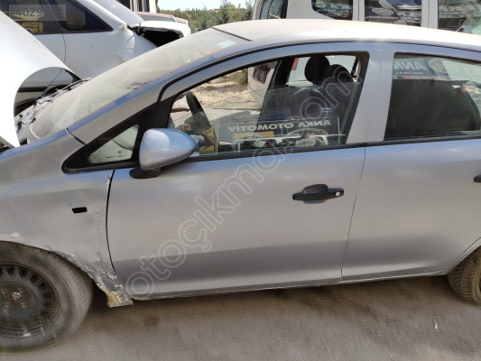 Opel Corsa D Çıkma Orjinal Sol Ön Kapı - GM