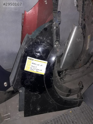 Meriva  a sağ ön  çamurluk 200model