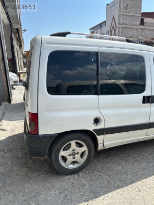 Peugeot partner Berlingo sağ arka Çamurluk kelebek camı