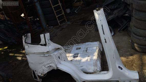 ford tourneo courier sağ arka çeyrek