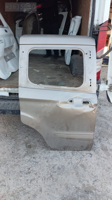 Ford Courier sağ sürgülü kapı orijinal çıkma