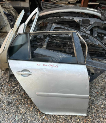 VOLKSWAGEN GOLF SAĞ ARKA KAPI ORJİNAL DOLU EYUPCAN OTO'DA