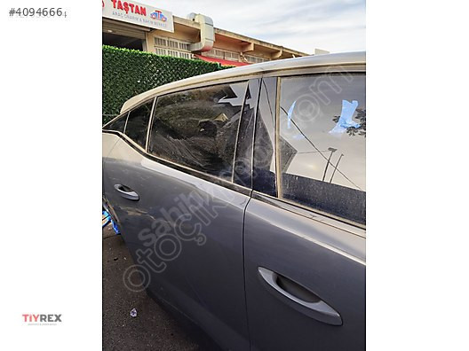 PEUGEOT 408 SAĞ ARKA KAPI SÖKME DOLU