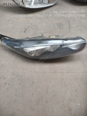 Ford Fiesta sağ ön far