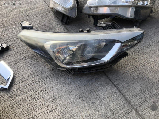 HYUNDAİ İ20 HALOJEN SAĞ FAR