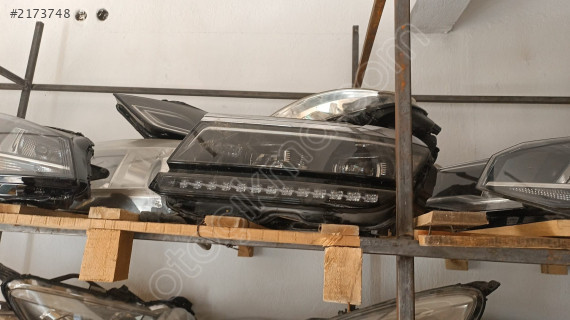 Volkswagen Tiguan ledli sağ ön far çıkma
