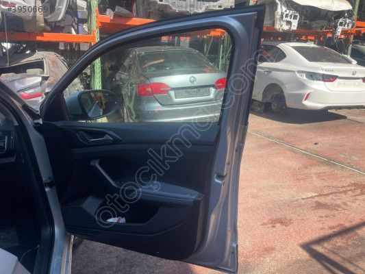 VOLKSWAGEN T-CROSS SAĞ ÖN KAPI DOLU