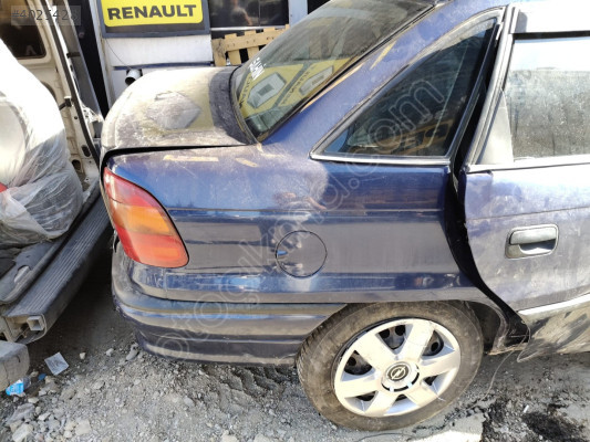 Opel Astra F Sedan Çıkma Orjinal Sağ Arka Çamurluk