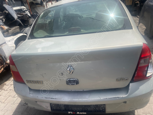 Renault Clio bagaj kapağı