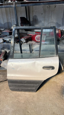 Toyota Rav4 kapı