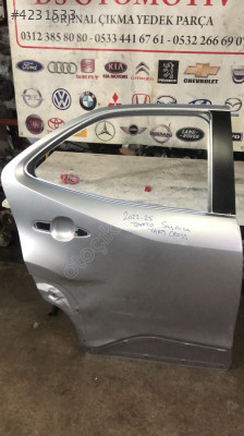 2022-2025 TOYOTA YARİS CROSS SAĞ ARKA KAPI